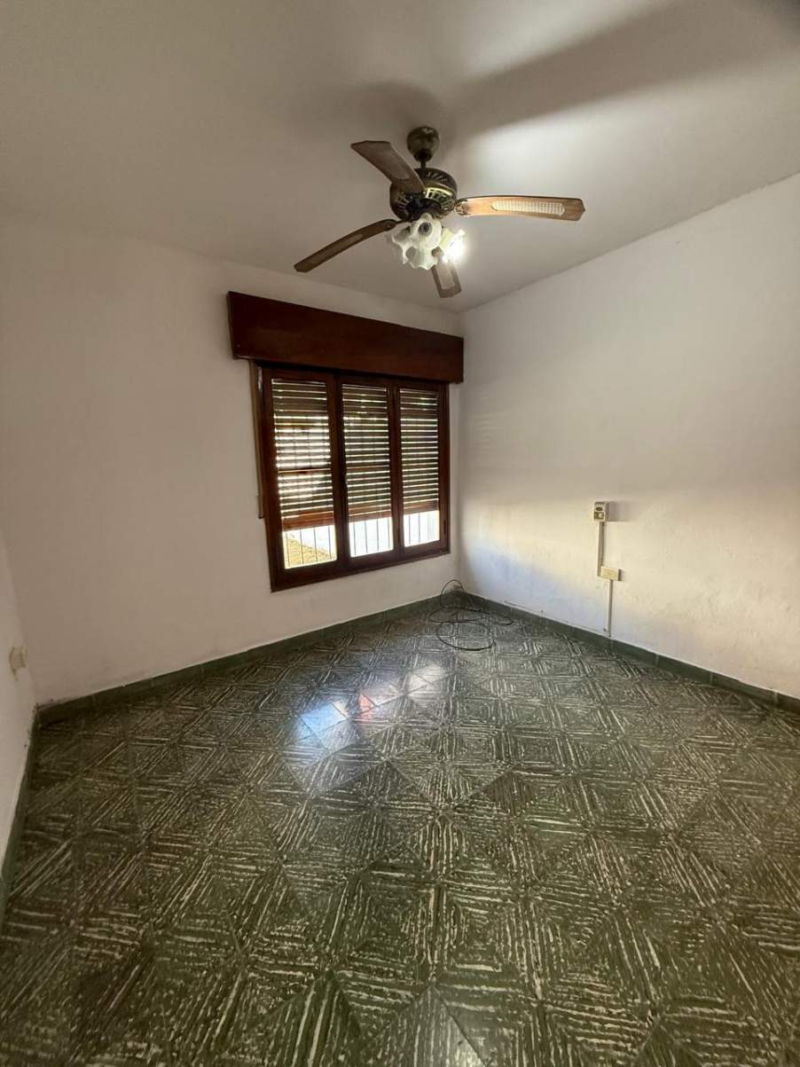 ALQUILER CASA 2 DORM CON PATIO Y COCHERA