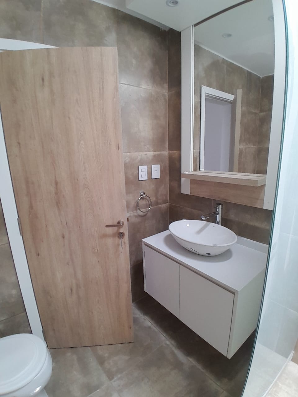 ALQUILER DE DUPLEX,  A Estrenar!!! Excelente Condominio de  Dos Plantas  de 2 Dormitorios
