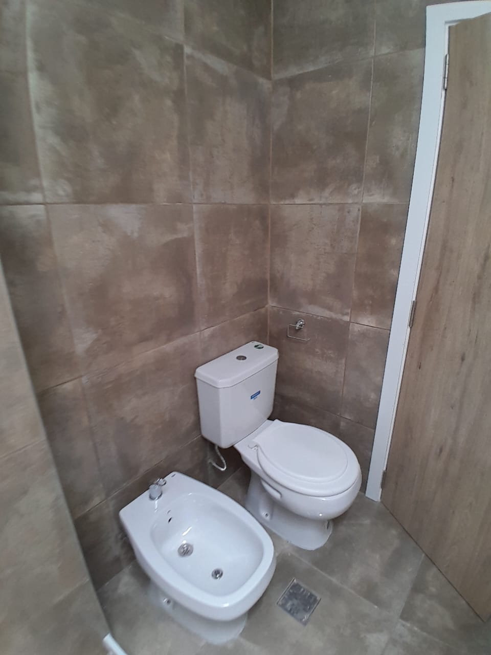ALQUILER DE DUPLEX,  A Estrenar!!! Excelente Condominio de  Dos Plantas  de 2 Dormitorios