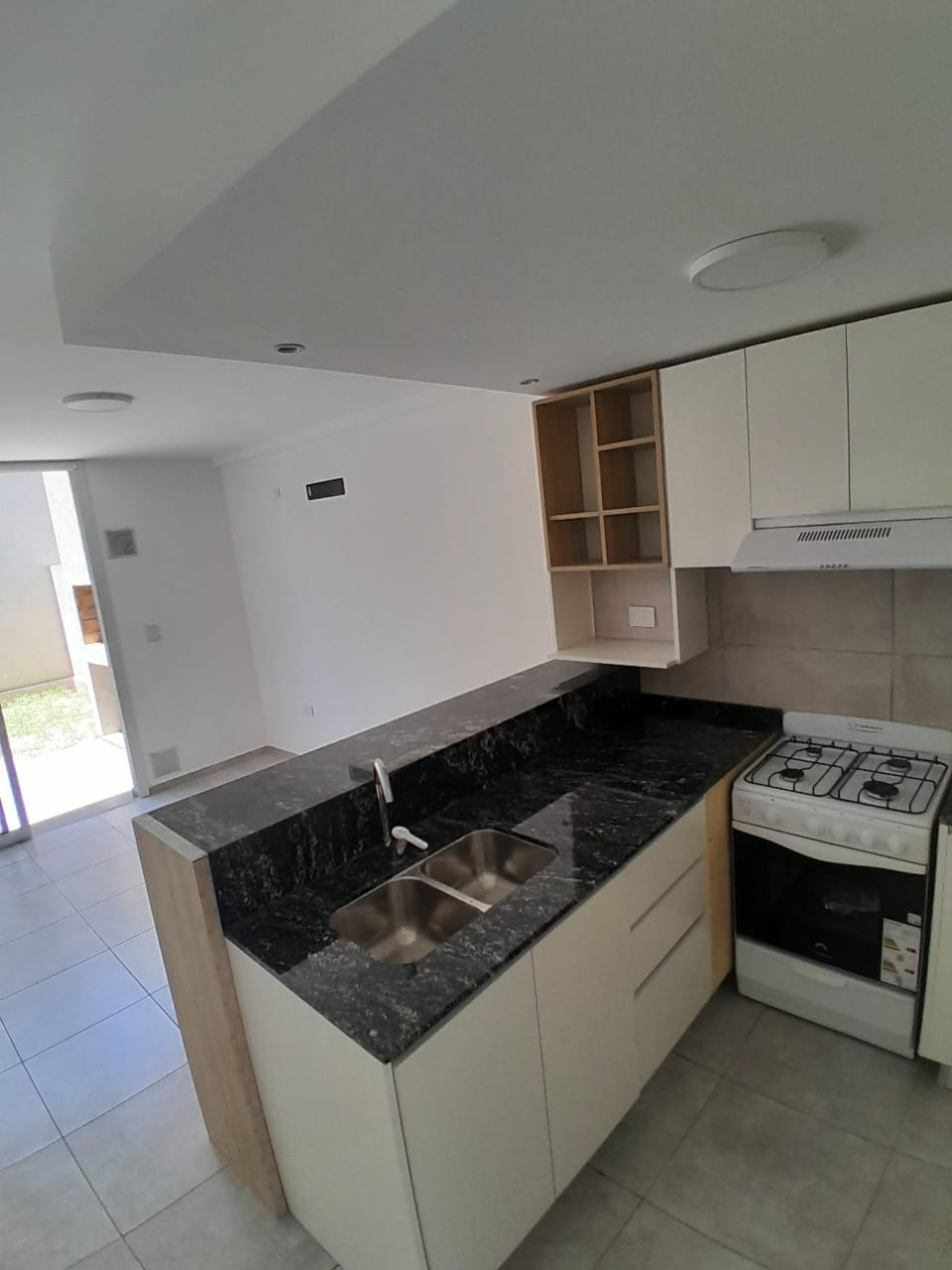 ALQUILER DE DUPLEX,  A Estrenar!!! Excelente Condominio de  Dos Plantas  de 2 Dormitorios