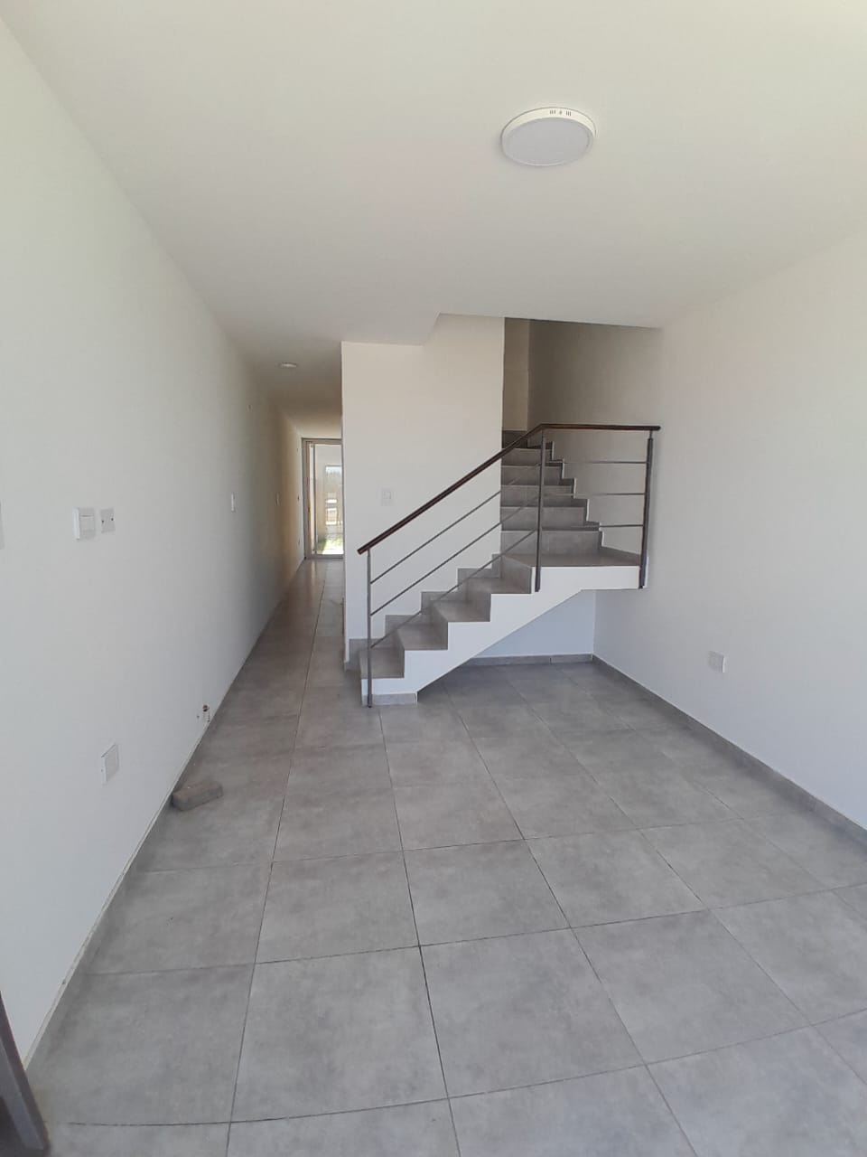 ALQUILER DE DUPLEX,  A Estrenar!!! Excelente Condominio de  Dos Plantas  de 2 Dormitorios