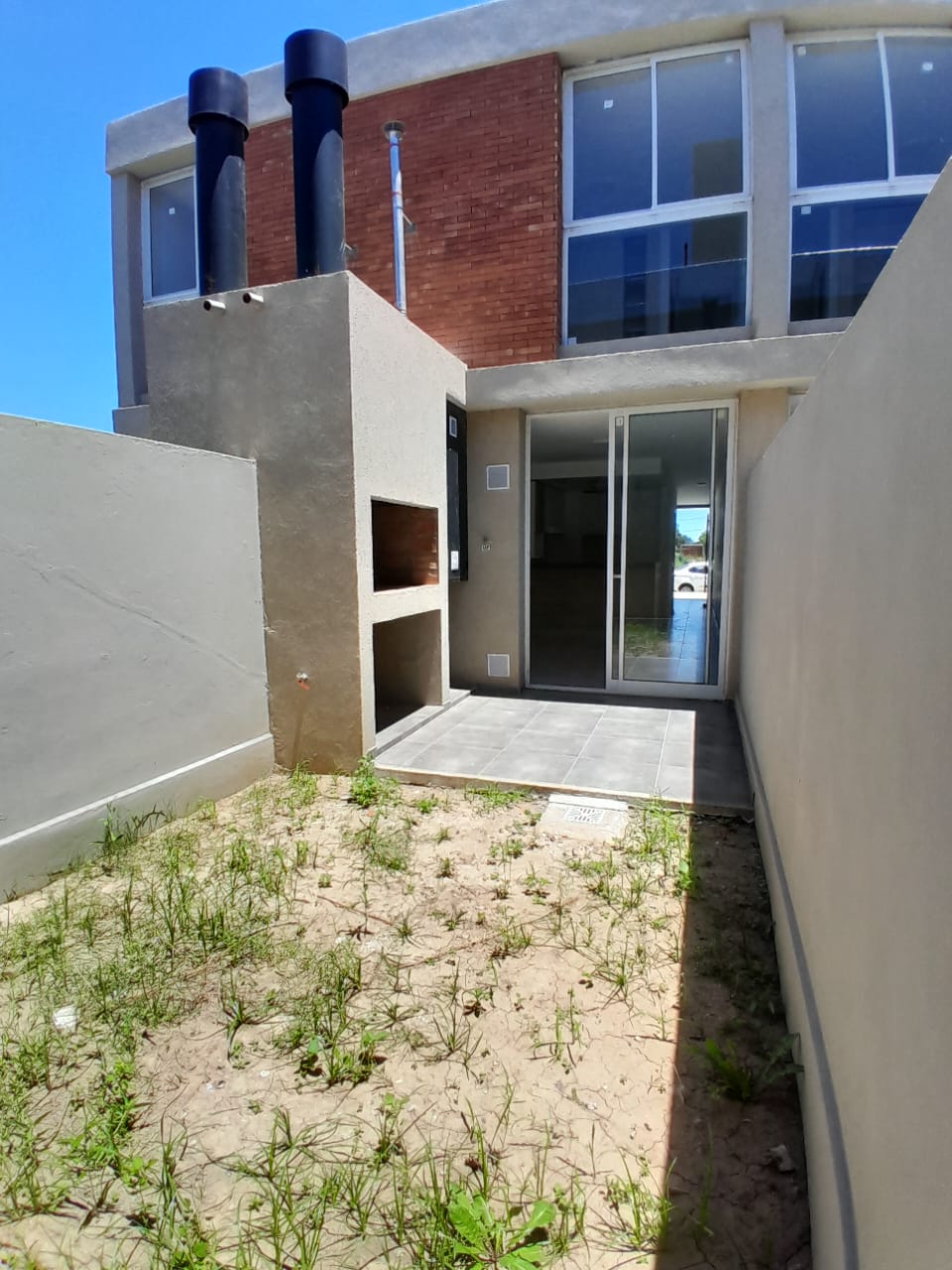 ALQUILER DE DUPLEX,  A Estrenar!!! Excelente Condominio de  Dos Plantas  de 2 Dormitorios