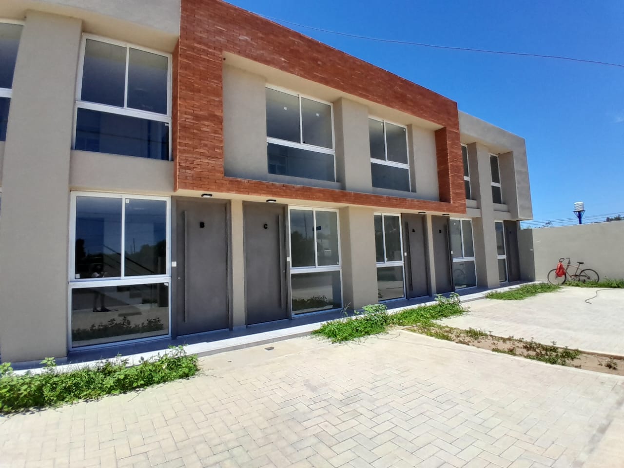 ALQUILER DE DUPLEX,  A Estrenar!!! Excelente Condominio de  Dos Plantas  de 2 Dormitorios