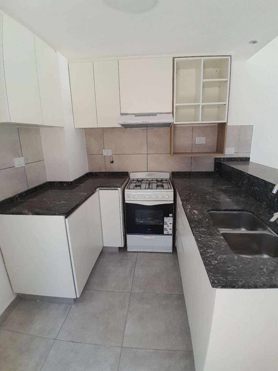 ALQUILER DE DUPLEX,  A Estrenar!!! Excelente Condominio de  Dos Plantas  de 2 Dormitorios