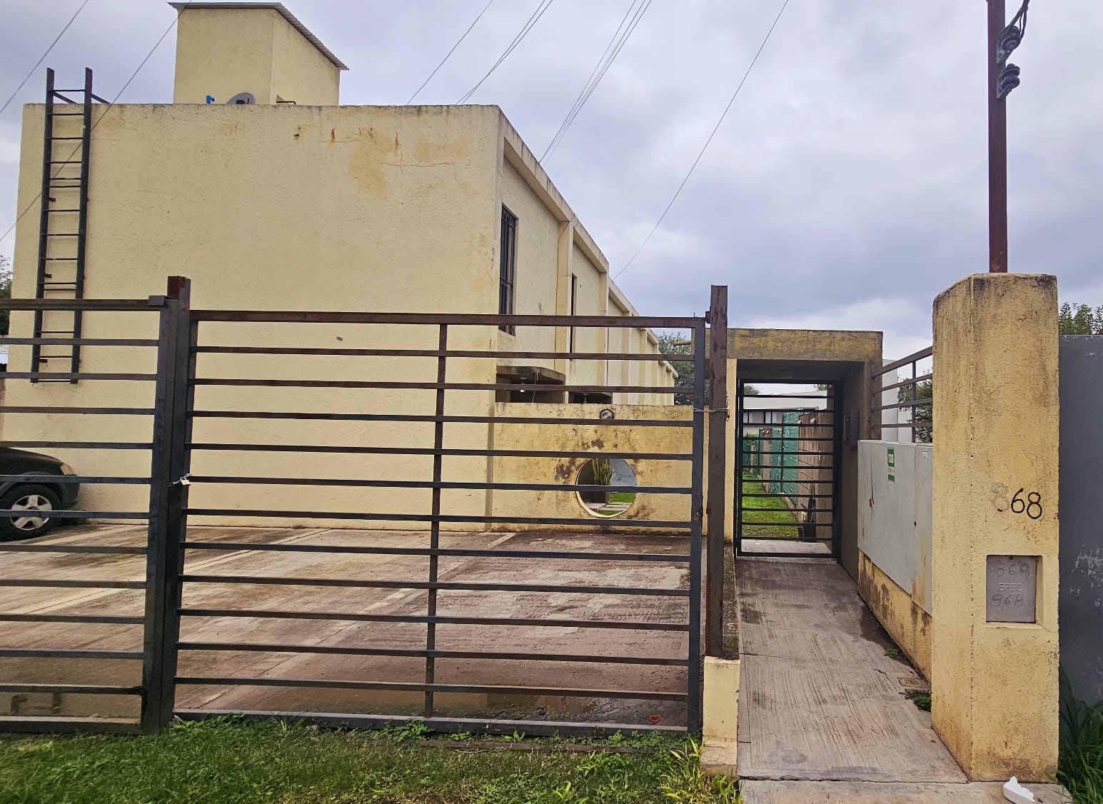ALQUILO DÚPLEX 1 DORMITORIO EN COMPLEJO LAS ACACIAS  CUESTA COLORADA  CON COCHERA Y PATIO CON ASADOR