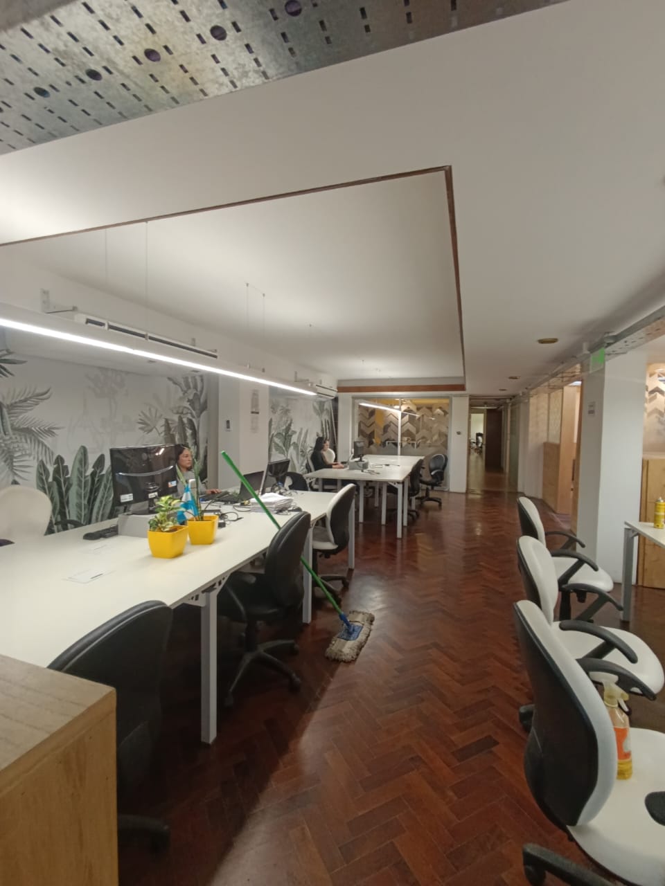 B GENERAL PAZ - LAMADRID 200 -  OFICNAS EN EXCELENTE UBICACION EQUIPADAS 550 MTS CUB