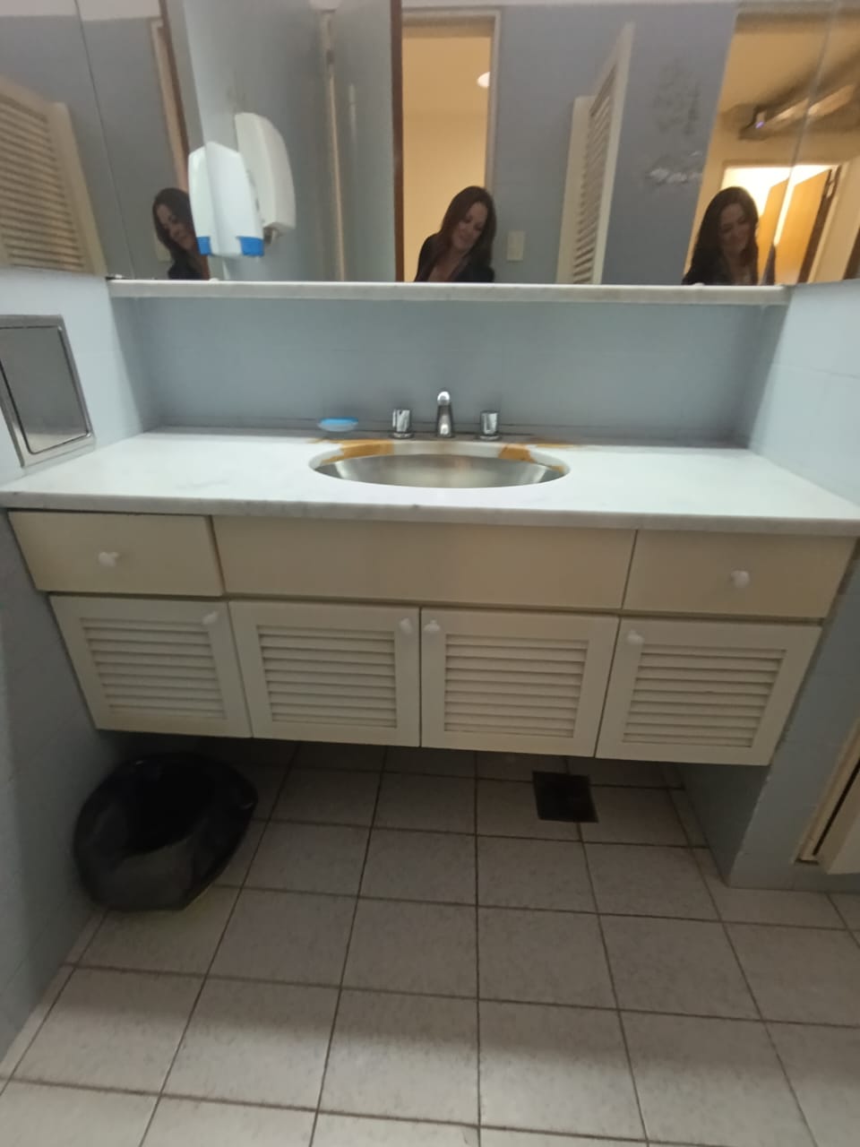 B GENERAL PAZ - LAMADRID 200 -  OFICNAS EN EXCELENTE UBICACION EQUIPADAS 550 MTS CUB