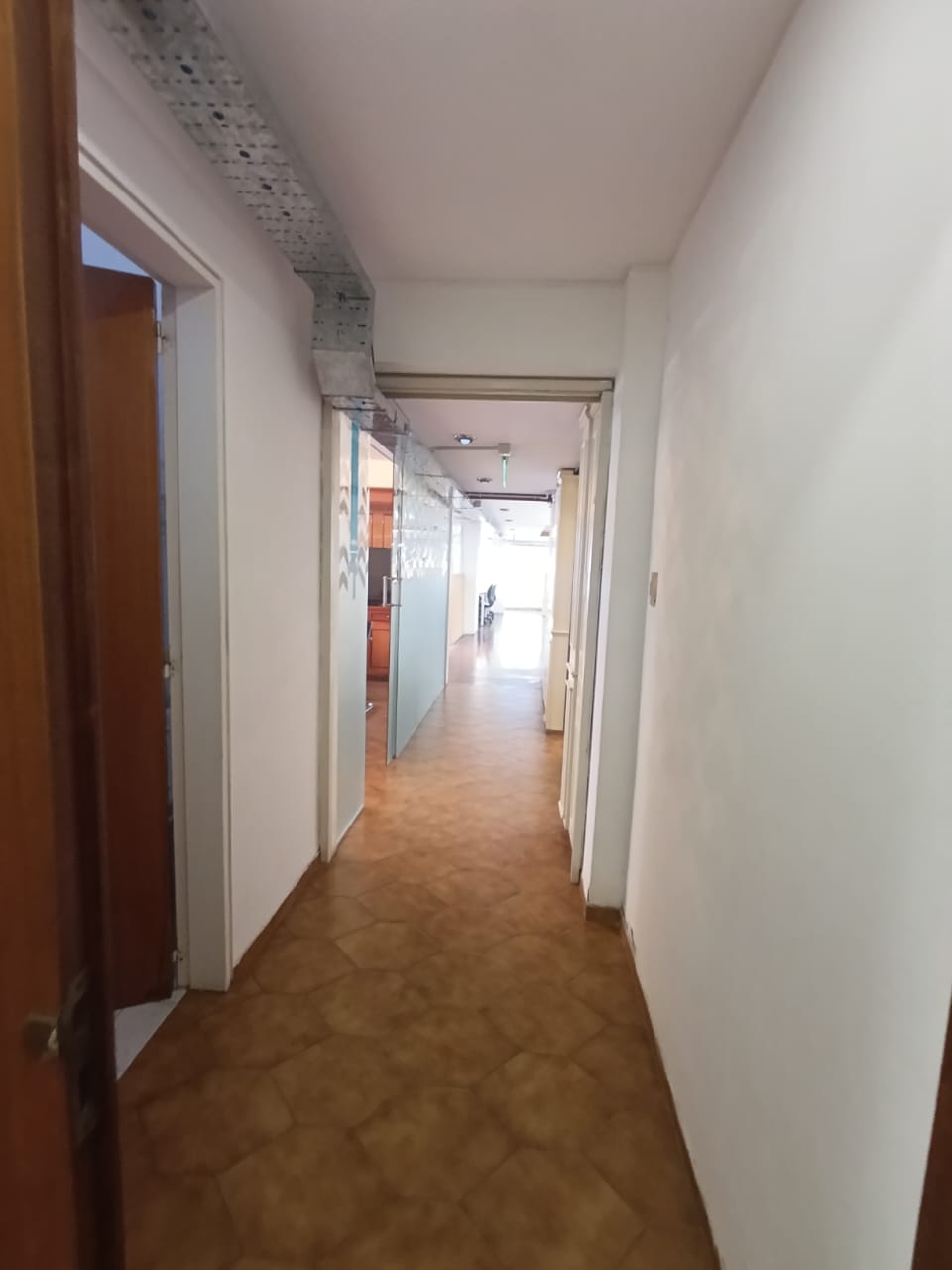 B GENERAL PAZ - LAMADRID 200 -  OFICNAS EN EXCELENTE UBICACION EQUIPADAS 550 MTS CUB