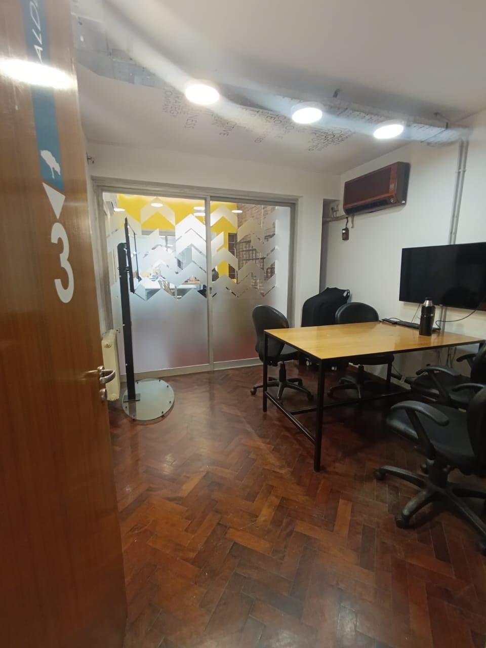 B GENERAL PAZ - LAMADRID 200 -  OFICNAS EN EXCELENTE UBICACION EQUIPADAS 550 MTS CUB