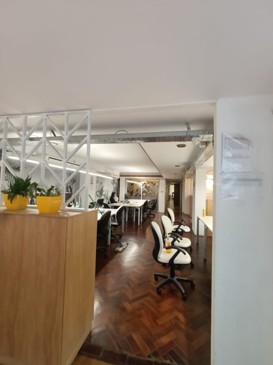 B GENERAL PAZ - LAMADRID 200 -  OFICNAS EN EXCELENTE UBICACION EQUIPADAS 550 MTS CUB