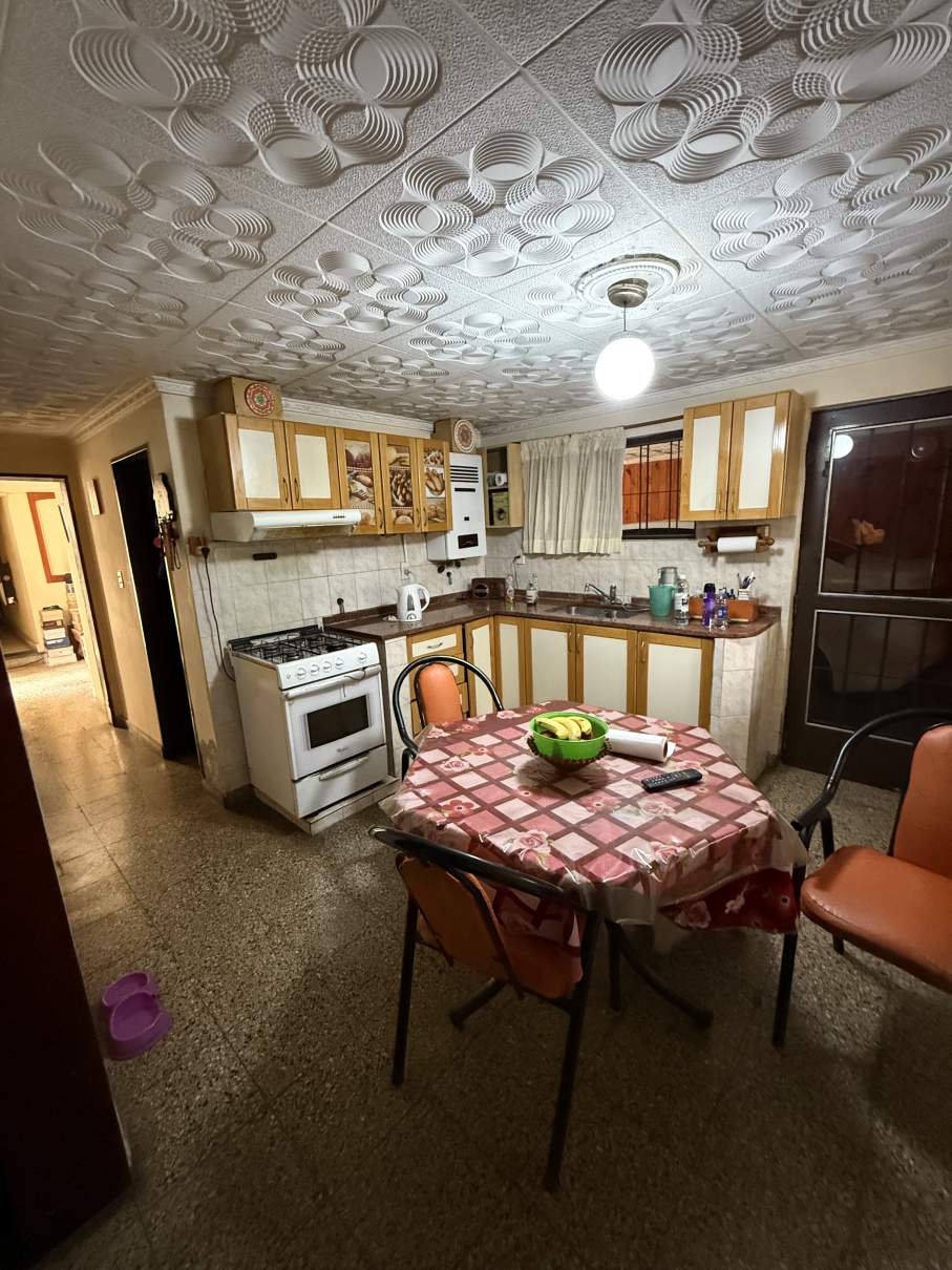 SE VENDE CASA 3 DORMITORIOS B AYACUCHO