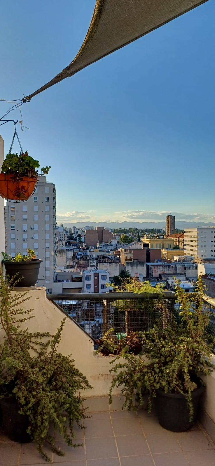 ALQUILO DPTO ALBERDI CON TERRAZA FRENTE CENTRAL DE POLICIA