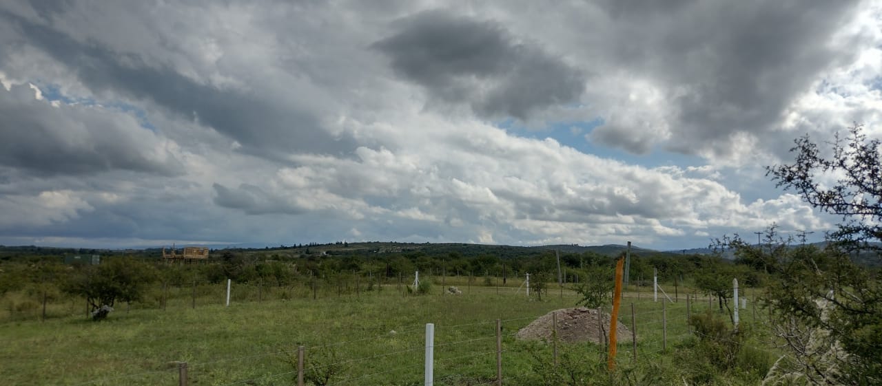 La Falda Lote con vistas panoramicas escritura y servicios