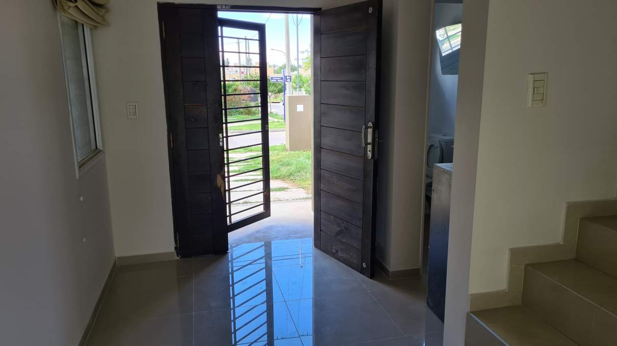 VENDO Duplex 3 Dorm. 2 Baños Lomas del Chateau