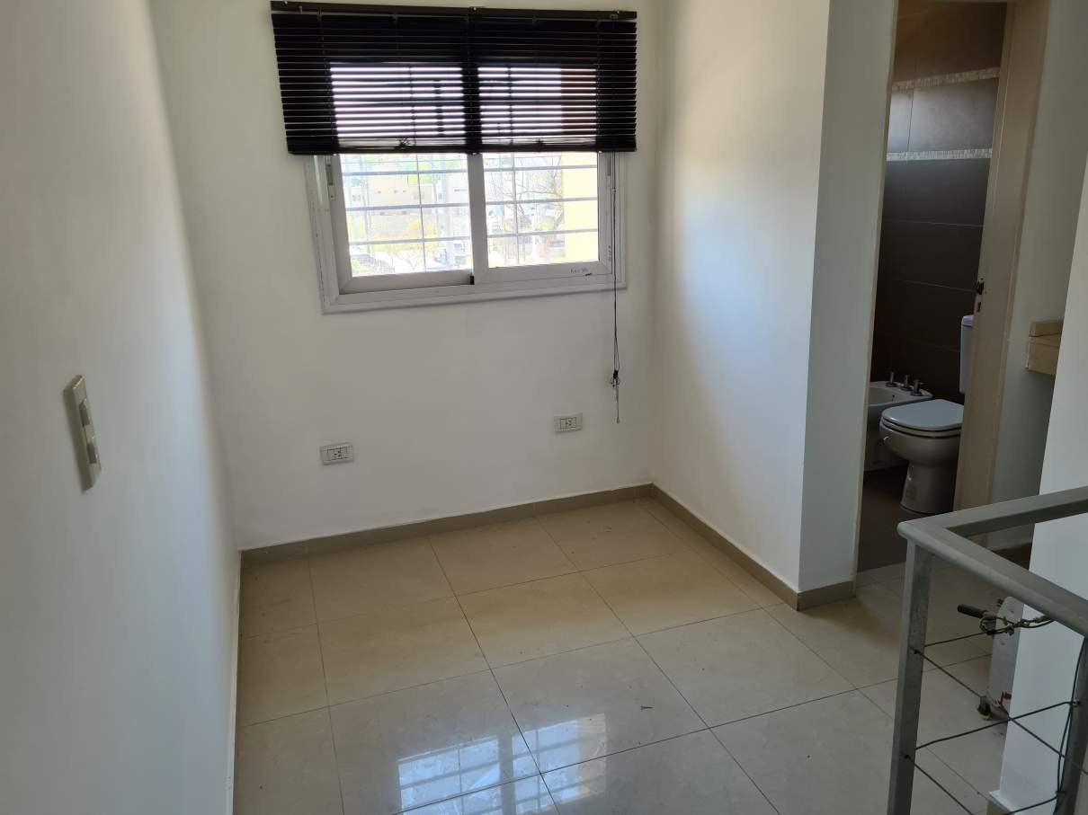 VENDO Duplex 3 Dorm. 2 Baños Lomas del Chateau