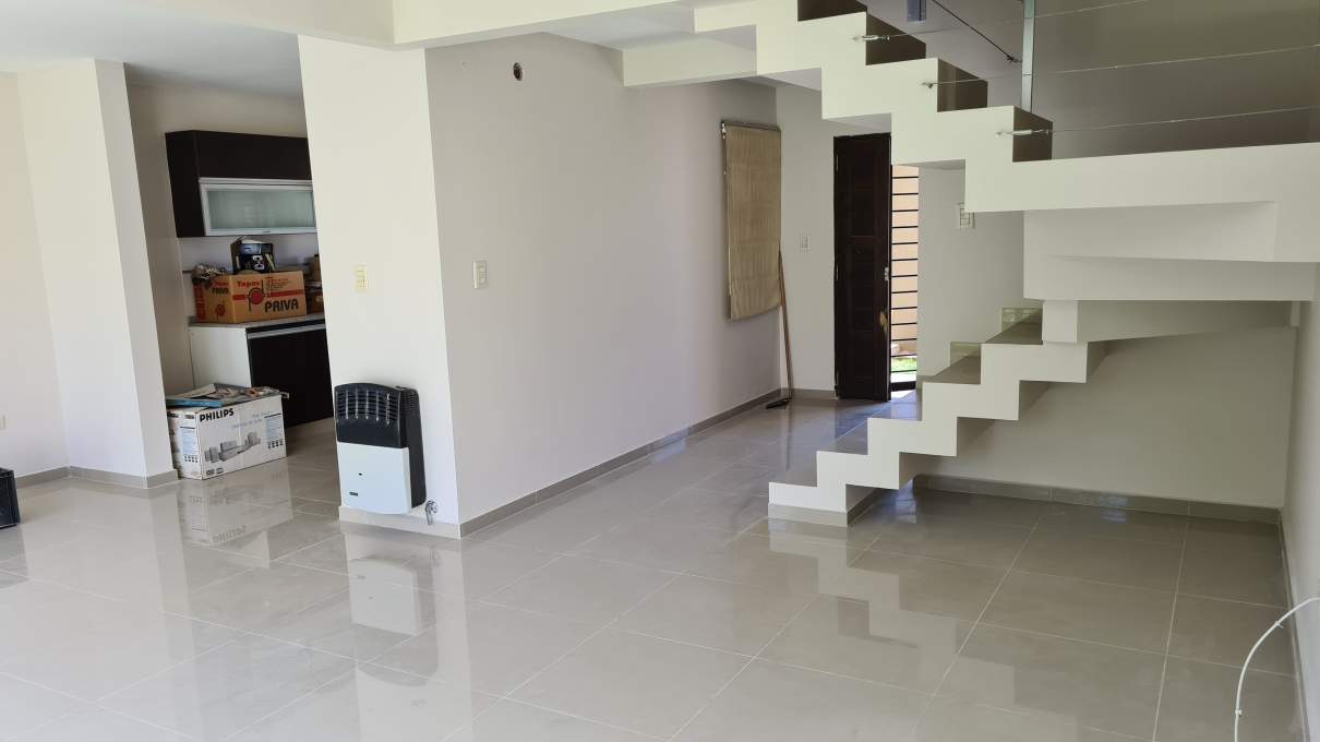 VENDO Duplex 3 Dorm. 2 Baños Lomas del Chateau