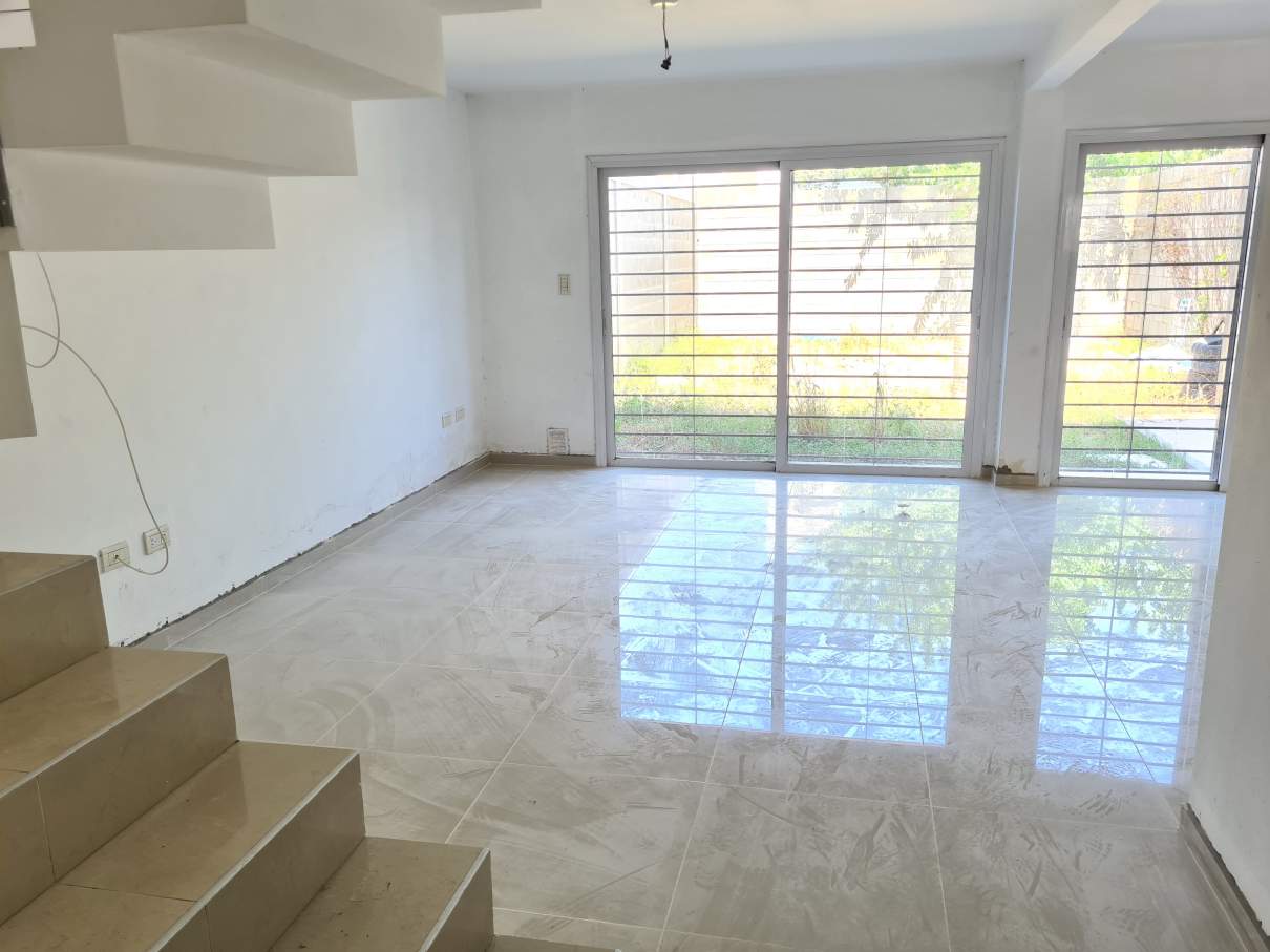 VENDO Duplex 3 Dorm. 2 Baños Lomas del Chateau