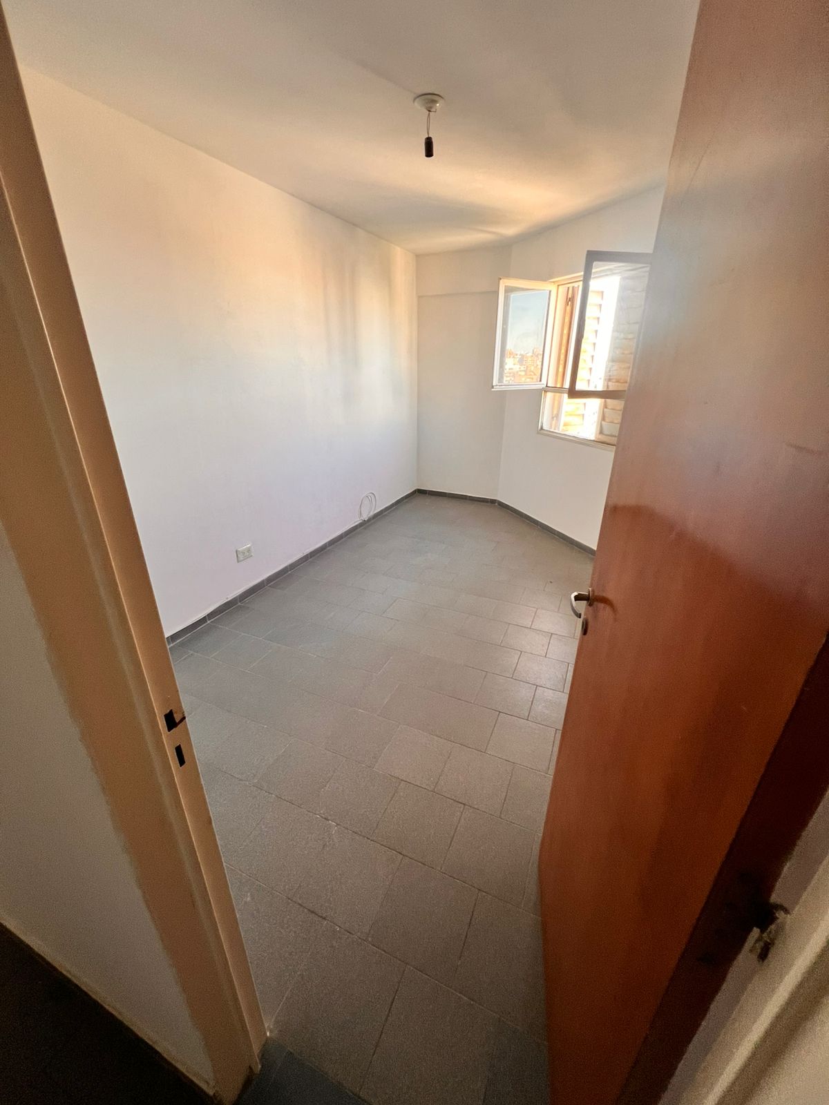 Hermoso Dpto de 2 dorm con cochera en Barrio Guemes
