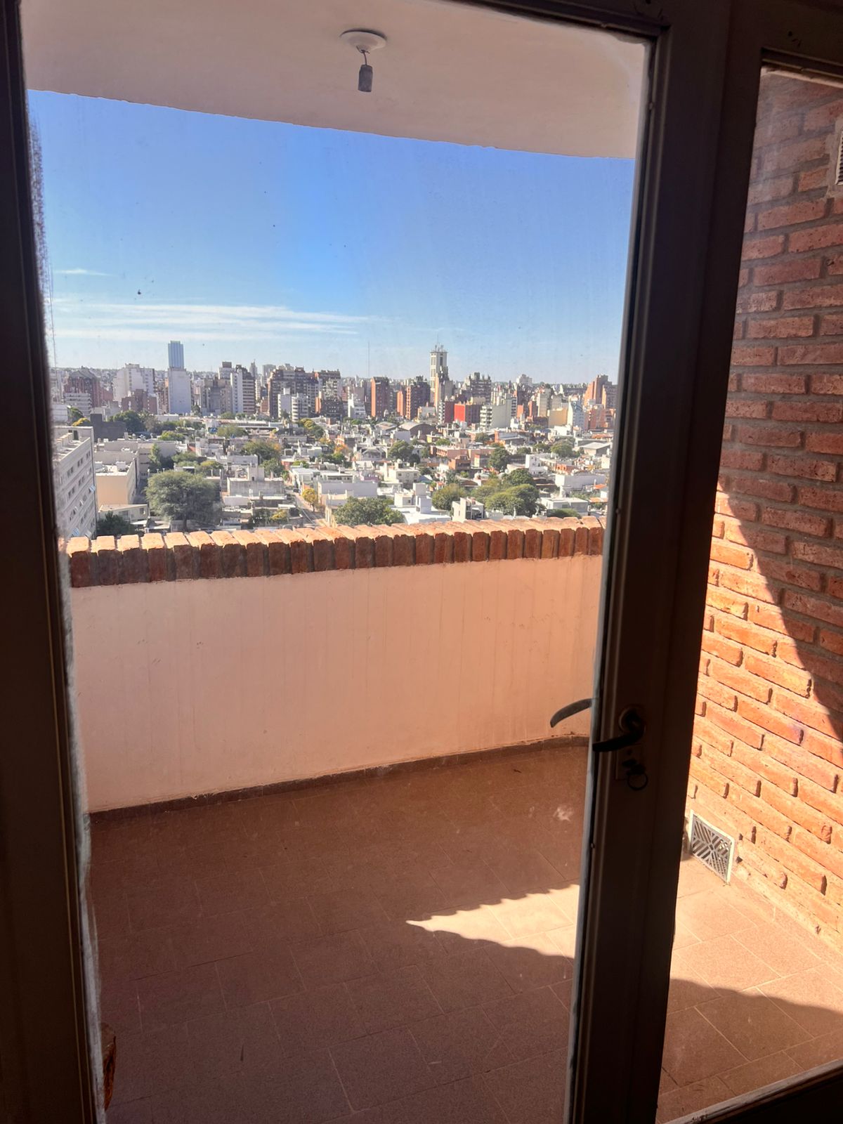 Hermoso Dpto de 2 dorm con cochera en Barrio Guemes