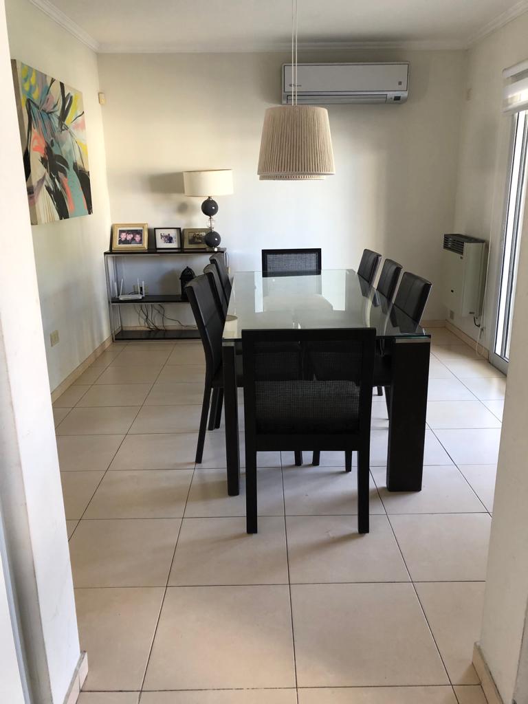 APTO BANCOR CASA 4 DORMITORIOS, 4 BAÑOS, PILETA Bº LOMAS DEL CHATEAU