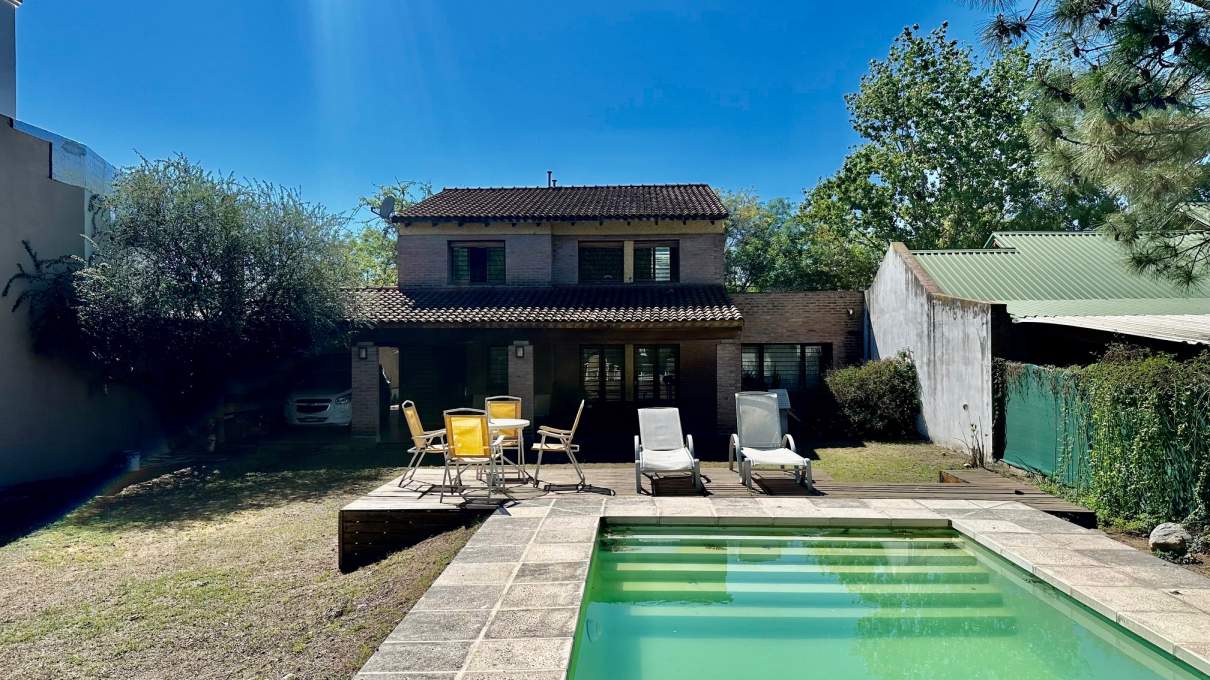 Casa en Venta Quintas de La Recta Gran Terreno con Patio y Píleta