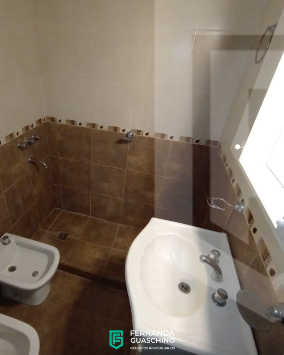 EN VENTA IDEAL INVERSIONISTAS INMUEBLE COMPUESTO POR TRES PROPIEDADES