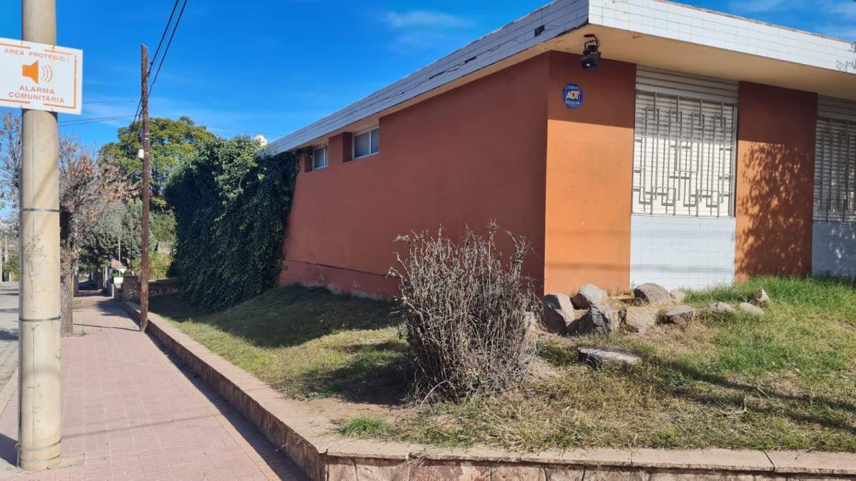 EXCELENTE CAS EN OPTIMA LOCALIZACIOPN. APTA VIVIENDA O CONSTRUCCION!!