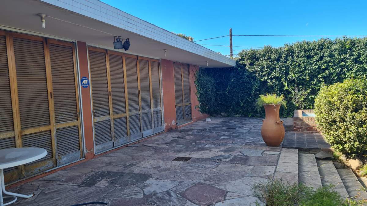 EXCELENTE CAS EN OPTIMA LOCALIZACIOPN. APTA VIVIENDA O CONSTRUCCION!!