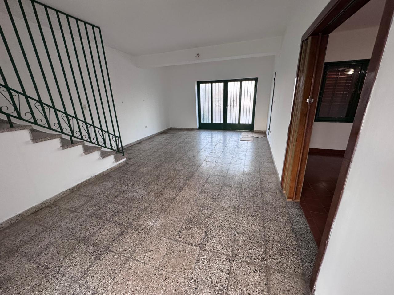 CASA ALQUILER BARRIO LOS PLATANOS 3 DORMITORIOS 2 BAÑOS COCHERA DOBLE
