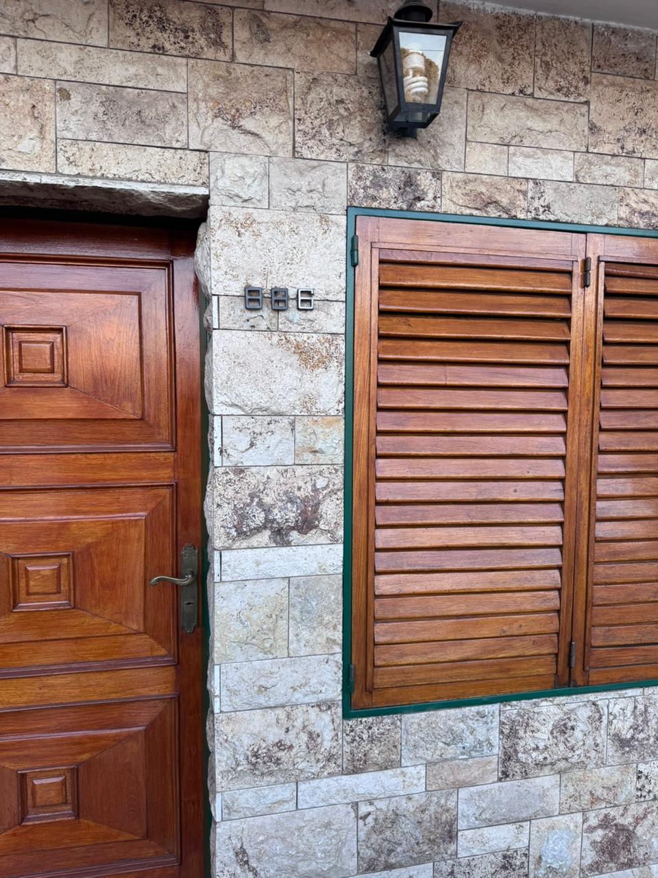 CASA ALQUILER BARRIO LOS PLATANOS 3 DORMITORIOS 2 BAÑOS COCHERA DOBLE