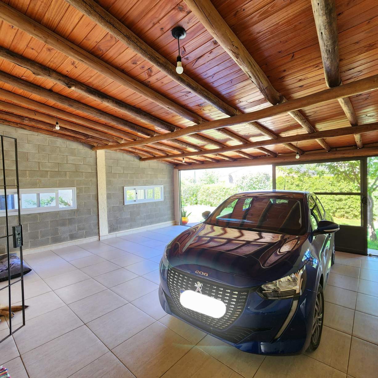 SE VENDEN TRES CASAS EN PARQUE SIQUIMAN 1200 MTS TERRENO CASA Y DOS DEPTOS DOS PISOS