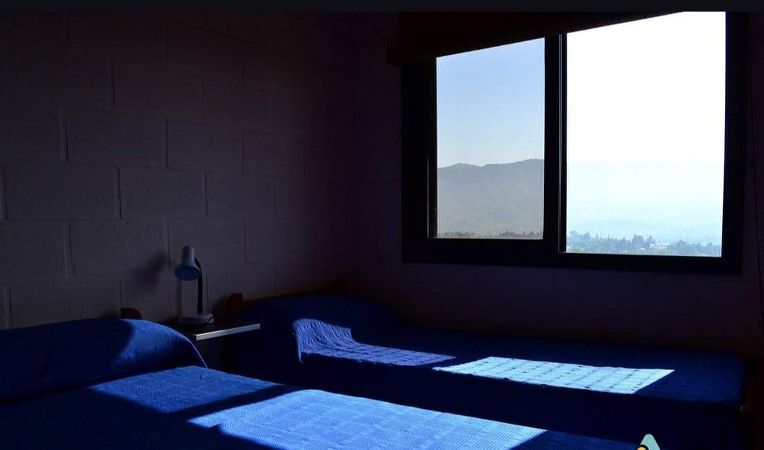 SE VENDEN TRES CASAS EN PARQUE SIQUIMAN 1200 MTS TERRENO CASA Y DOS DEPTOS DOS PISOS