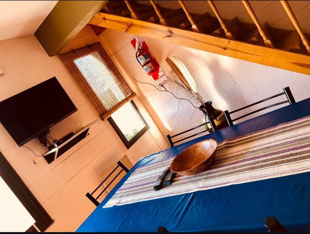 SE VENDEN TRES CASAS EN PARQUE SIQUIMAN 1200 MTS TERRENO CASA Y DOS DEPTOS DOS PISOS