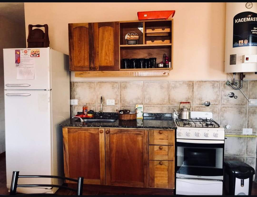 SE VENDEN TRES CASAS EN PARQUE SIQUIMAN 1200 MTS TERRENO CASA Y DOS DEPTOS DOS PISOS