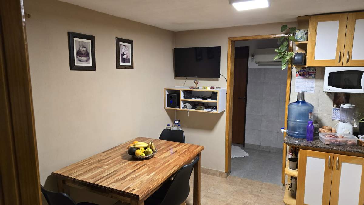 SE VENDEN TRES CASAS EN PARQUE SIQUIMAN 1200 MTS TERRENO CASA Y DOS DEPTOS DOS PISOS