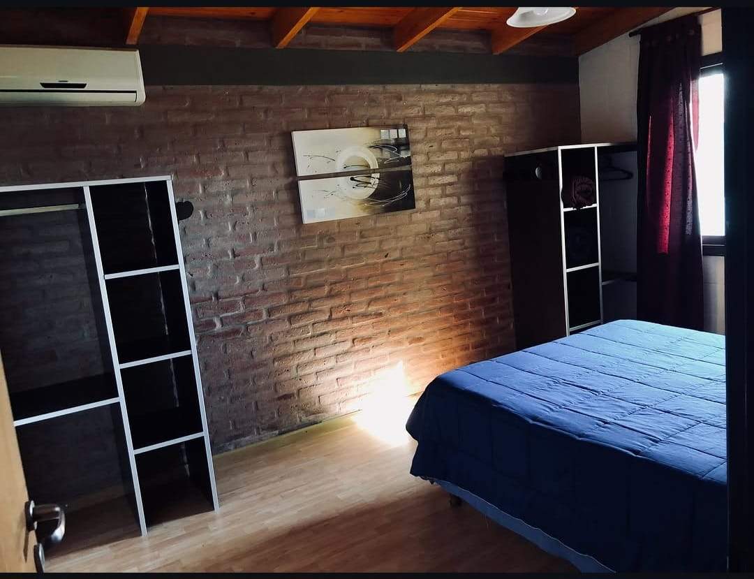 SE VENDEN TRES CASAS EN PARQUE SIQUIMAN 1200 MTS TERRENO CASA Y DOS DEPTOS DOS PISOS