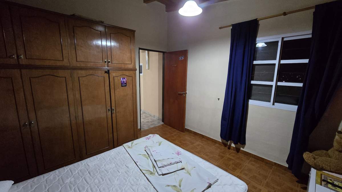 SE VENDEN TRES CASAS EN PARQUE SIQUIMAN 1200 MTS TERRENO CASA Y DOS DEPTOS DOS PISOS