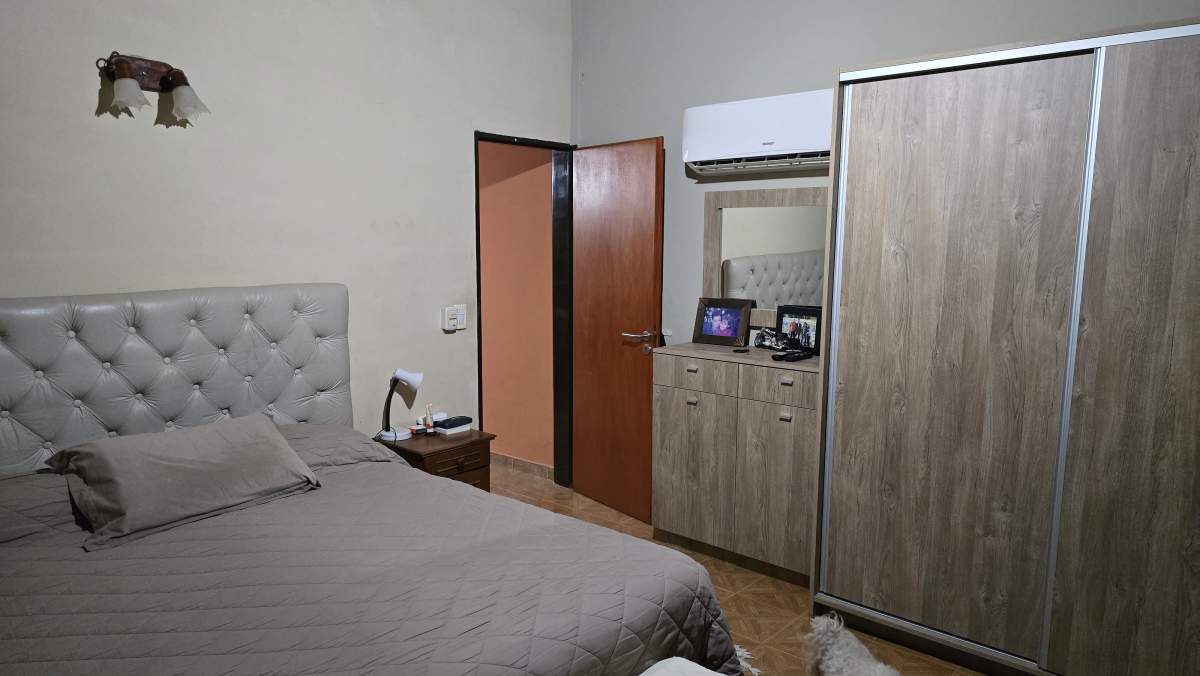 SE VENDEN TRES CASAS EN PARQUE SIQUIMAN 1200 MTS TERRENO CASA Y DOS DEPTOS DOS PISOS