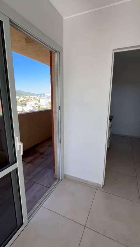 Departamento en Alquiler Carlos Paz  1 dormitorio con balcón y vista a las sierras- Zona centro y terminal