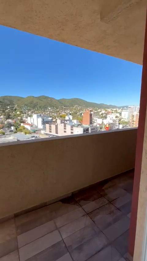 Departamento en Alquiler Carlos Paz  1 dormitorio con balcón y vista a las sierras- Zona centro y terminal