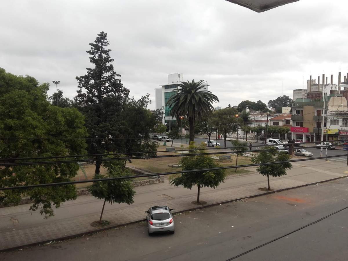 ALTA CORDOBA FRENTE A PLAZA RIVADAVIA DPTO 2 DORMITORIOS