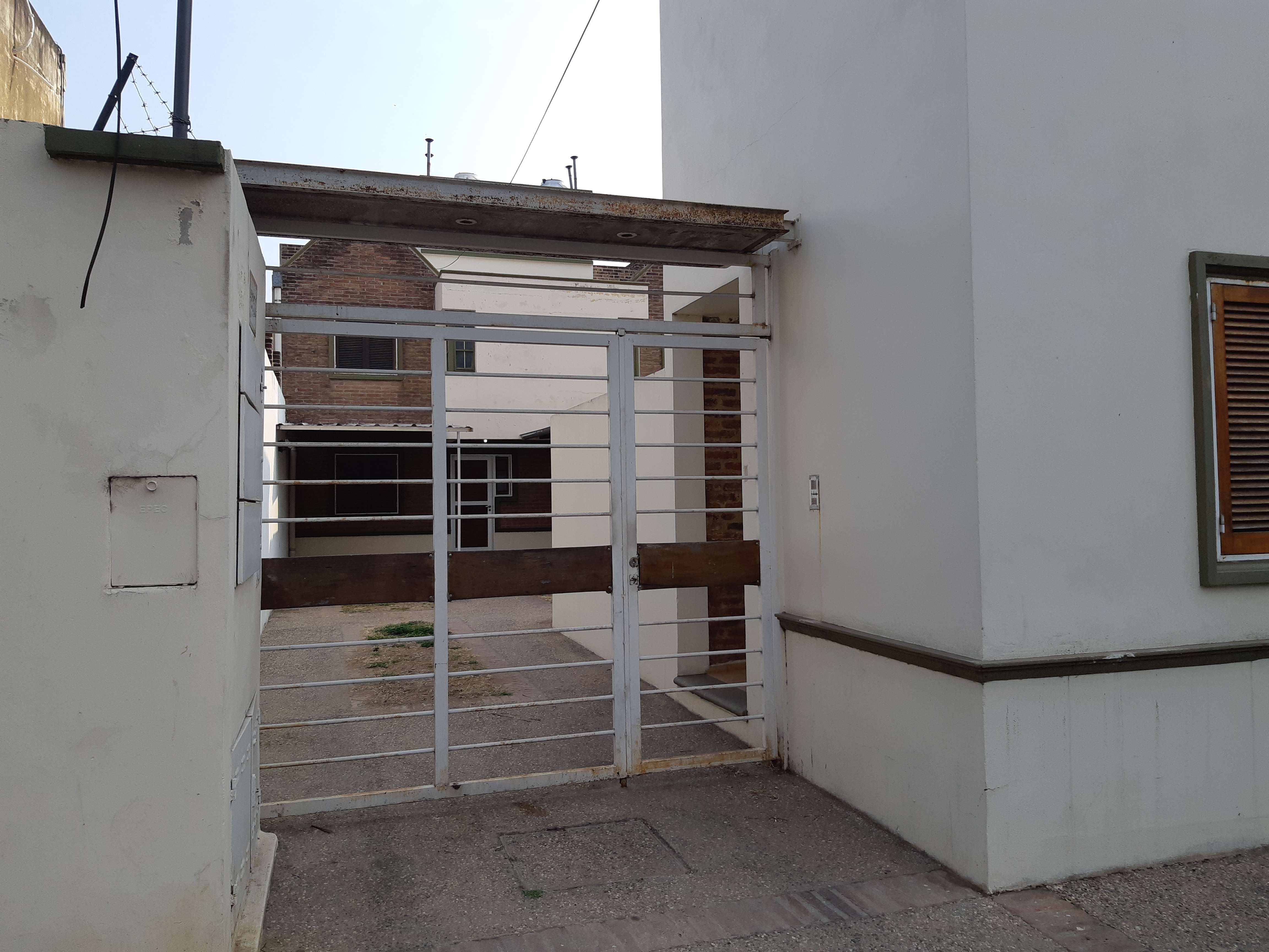 DUPLEX EN ALQUILER BARRIO ZUMARAN