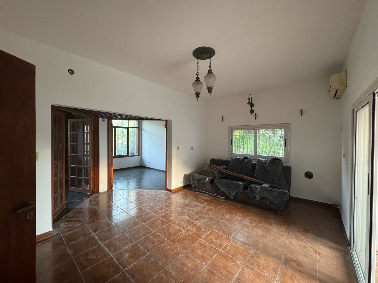 ALQUILER CASA PARA USO COMERCIAL EN CAMINO SAN CARLOS!!
