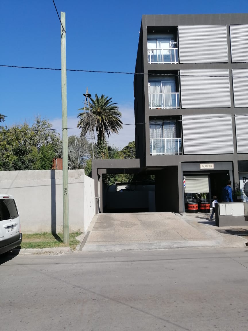 COCHERA VENTA  LAS ROSAS COMPLEJO VITRA