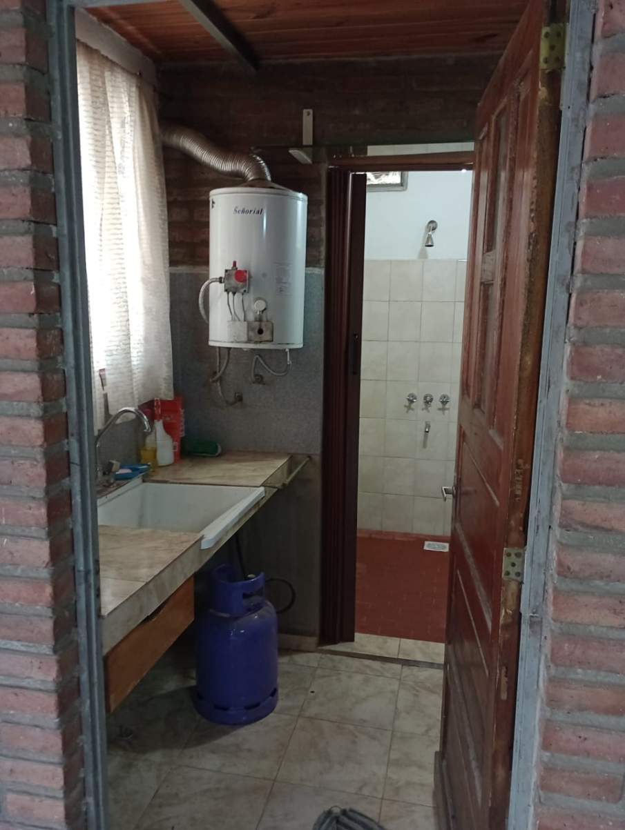 Casa de campo de dos dormitorios en alquiler, quincho , asador y garage