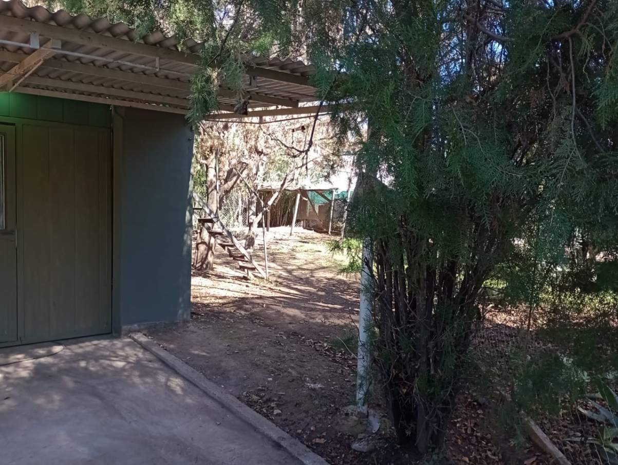 Casa de campo de dos dormitorios en alquiler, quincho , asador y garage
