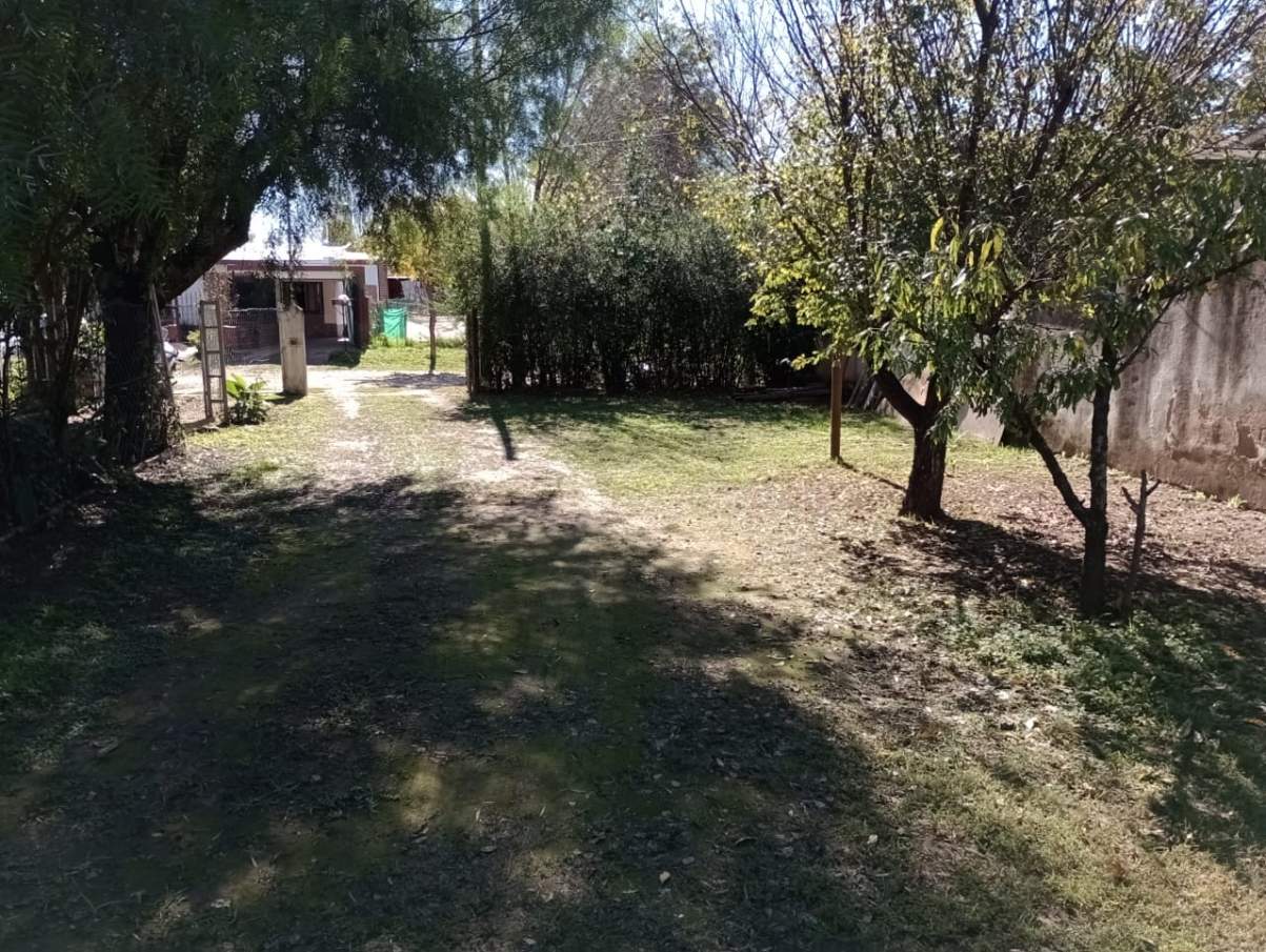Casa de campo de dos dormitorios en alquiler, quincho , asador y garage