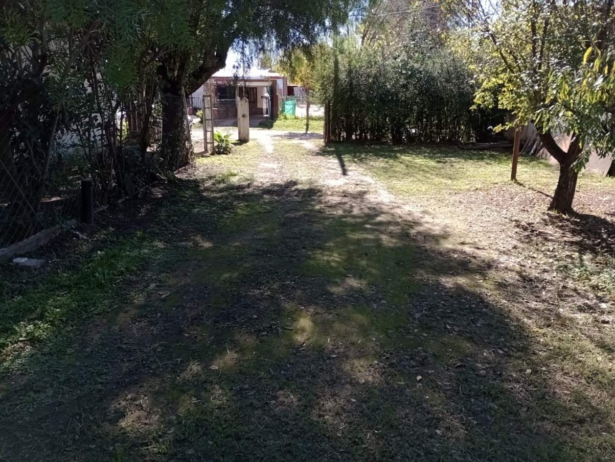 Casa de campo de dos dormitorios en alquiler, quincho , asador y garage