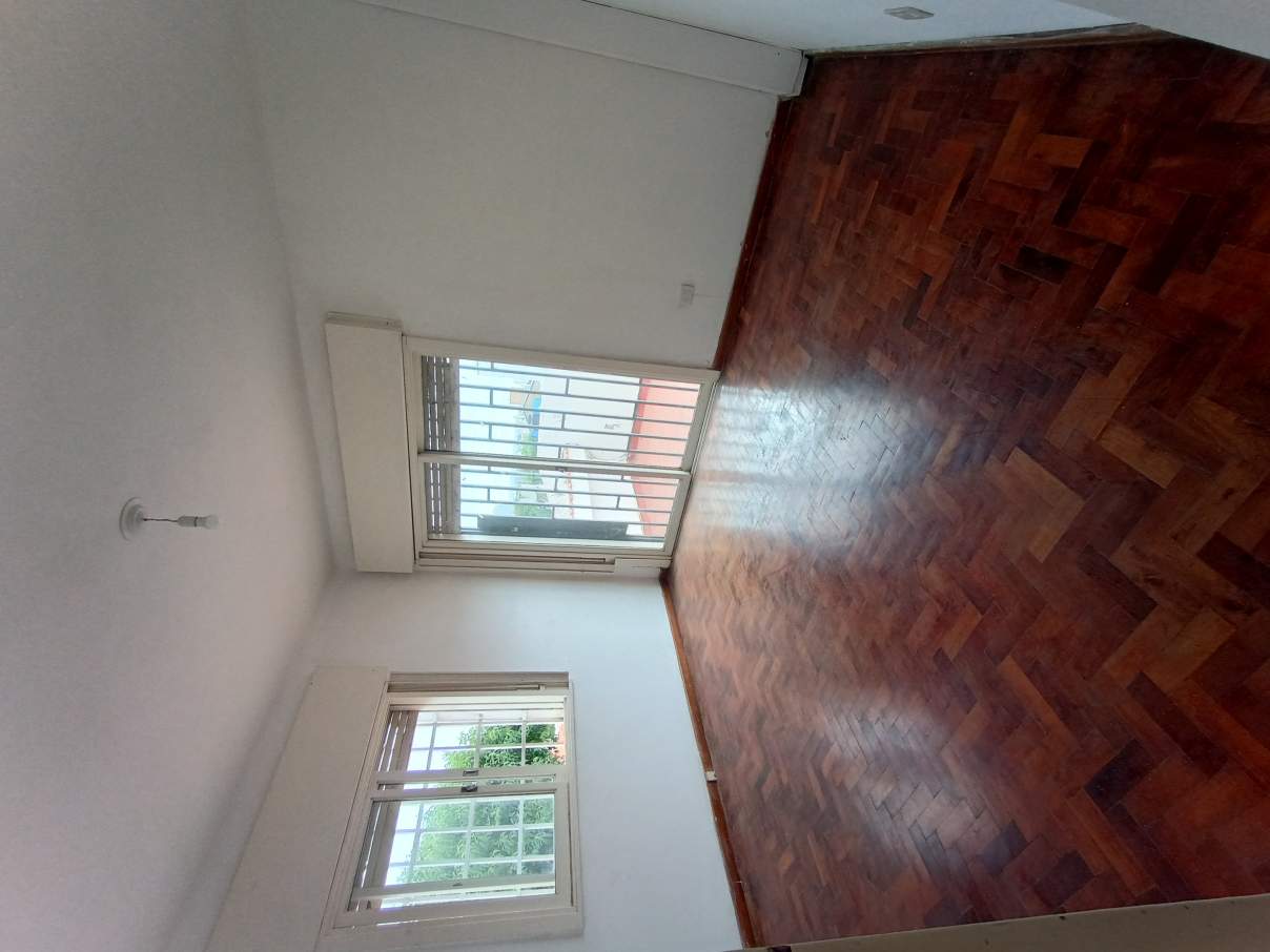 Maipú 2da  4 dormitorios  2 baños  Cochera