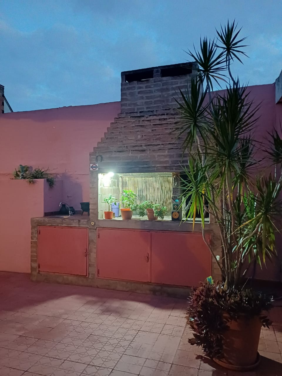 CASA EN VENTA - 4 DORMITORIOS - BARRIO SAN RAFAEL